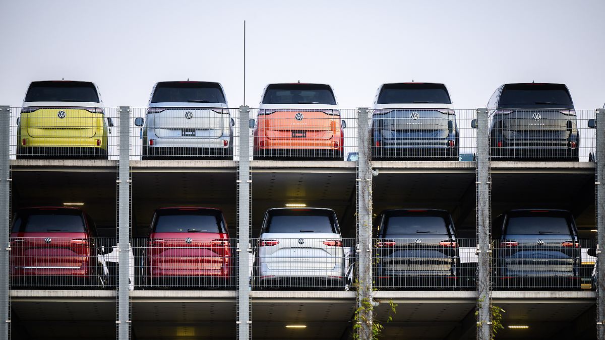 Zu geringe Nachfrage: VW stoppt vorübergehend Produktion in Hannover