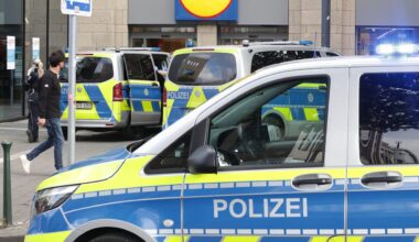Messerangriff in Düsseldorf: Frau attackiert Menschen in Bibliothek | Regional
