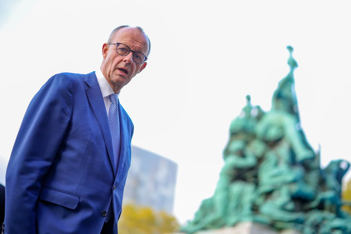 Bundeskanzler in Düsseldorf - Merz: Bäume wachsen für AfD nicht in den Himmel - Politik