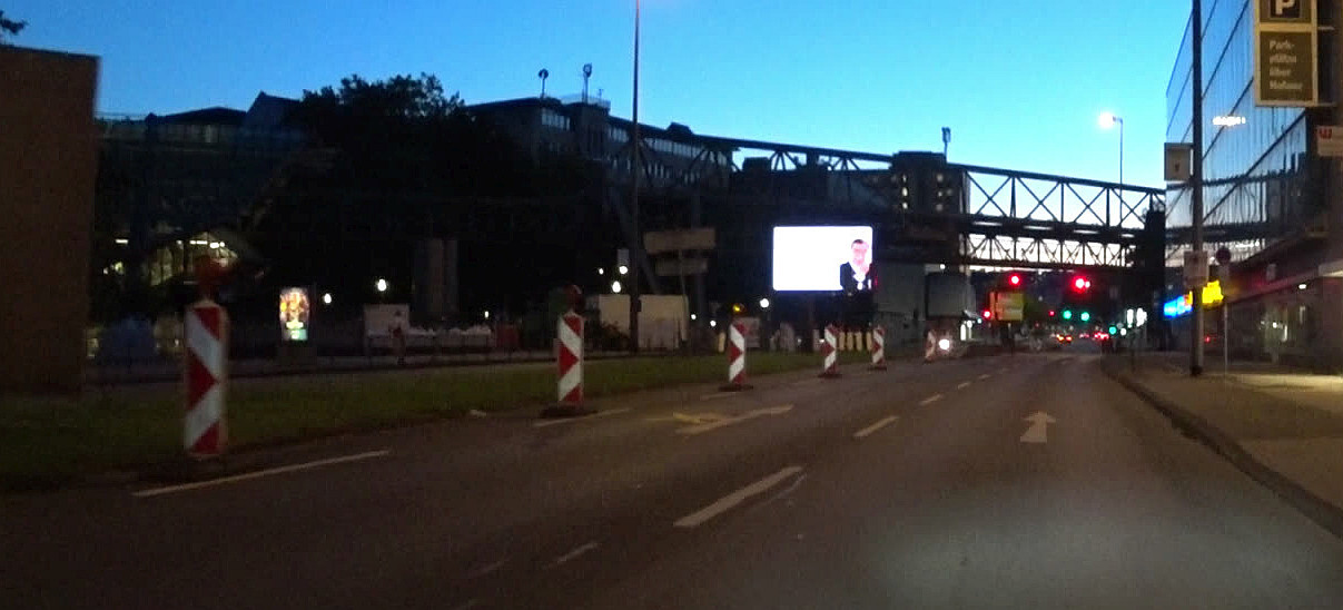 Grundregeln Wuppertaler Baustellen, Teil 1: Warnlampen als Staffage