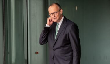 "Betrag muss möglich sein": Merz will beim Bürgergeld zehn Prozent sparen - Kritik an Bas-Aussagen