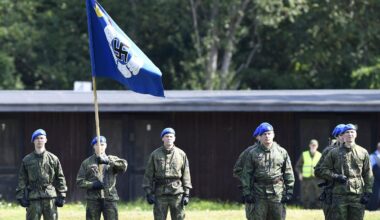 "Manchmal unangenehme Situationen": Finnische Luftwaffe trennt sich von der Hakenkreuz-Fahne