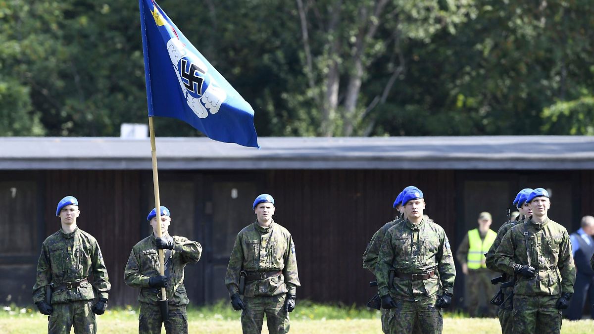 "Manchmal unangenehme Situationen": Finnische Luftwaffe trennt sich von der Hakenkreuz-Fahne
