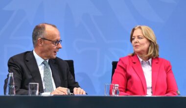 Berlin Tag & Macht: Wenn "Bullshit"-Bärbel den Kanzler disst
