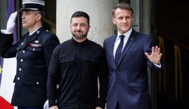"Auf Land, See oder in der Luft": Macron: 26 Länder sichern der Ukraine Soldaten zu