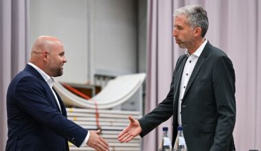 Proteste vor der Halle: Boris Palmer und AfD-Landeschef liefern sich Streitgespräch