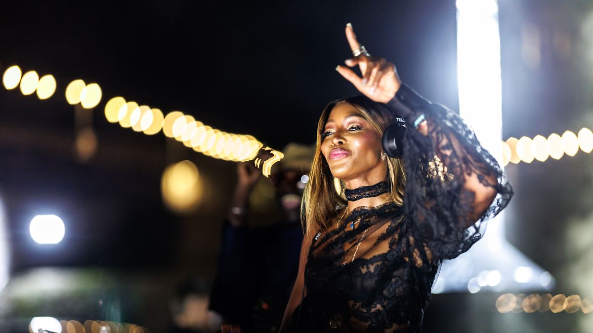 Turntable-Debüt: Supermodel Naomi Campbell mischt München als DJane auf