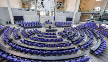 Zunächst interne Unions-Debatte: Auch Spahn will nicht mit Grünen über AfD-Verbot sprechen