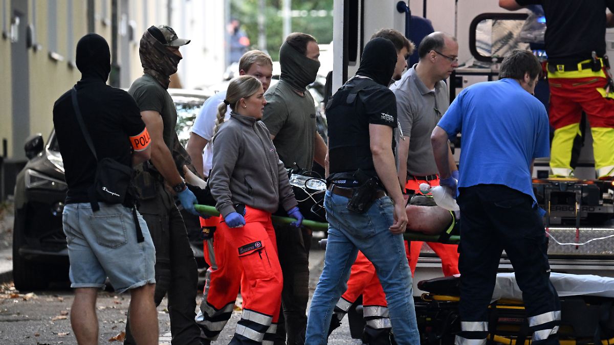 Schüler sticht Lehrerin nieder: Messerangriff in Essen: Hinweise auf islamistisches Motiv