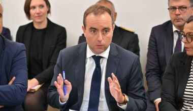 Schlechtes Rating erhöht Druck: Frankreichs neuer Premier vor fast unlösbarer Aufgabe