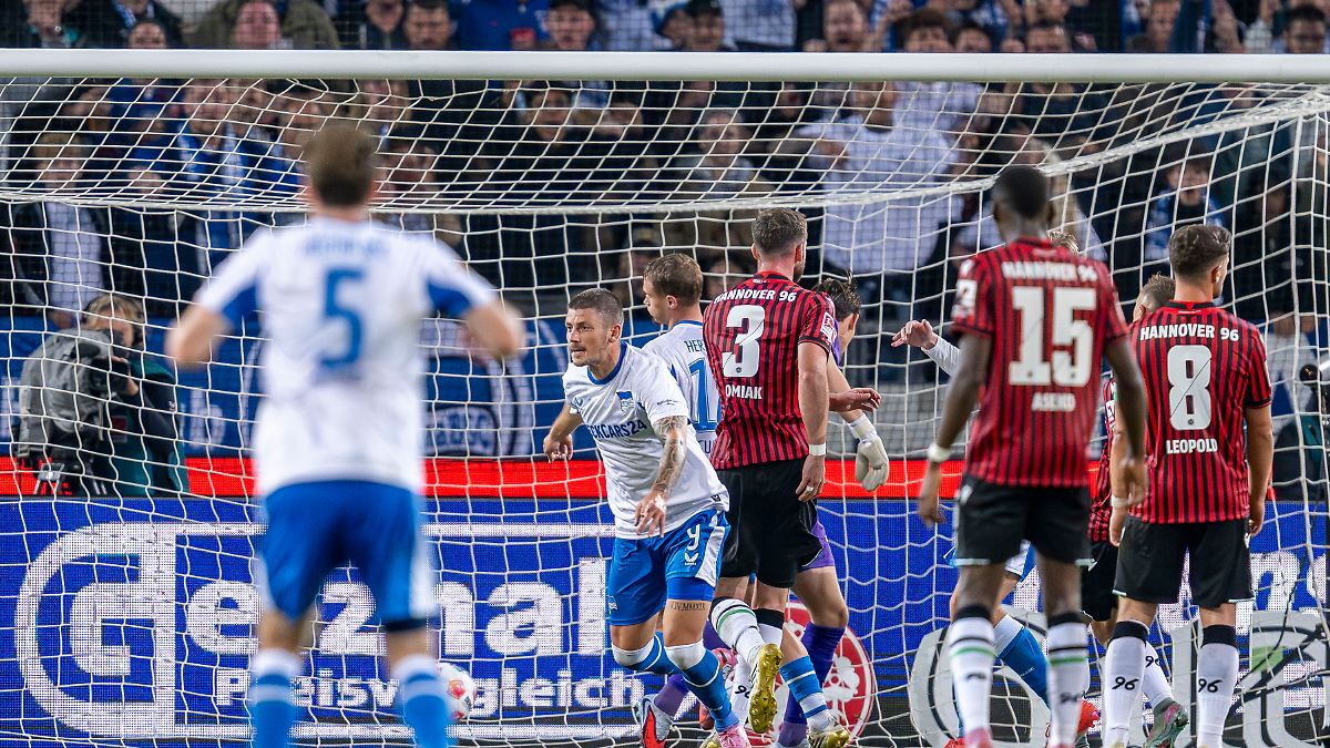 Berliner verlassen Abstiegszone: Hertha schockt Tabellenführer Hannover