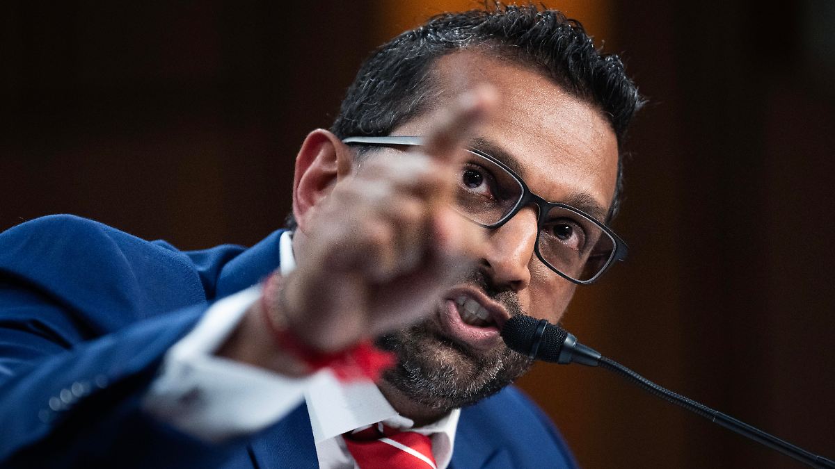 "Feigling", "Clown", "Betrüger": FBI-Direktor überzieht Senator bei Anhörung mit Schimpftirade