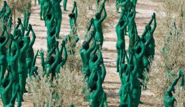 Faible für "Haut"-Couture: Fotokünstler inszeniert Hunderte Nackte in Andalusien