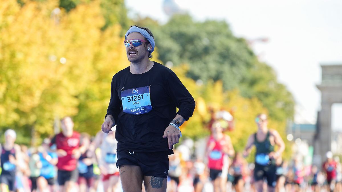 Start unter falschem Namen: Pop-Idol läuft bei Berlin-Marathon inkognito beeindruckende Zeit