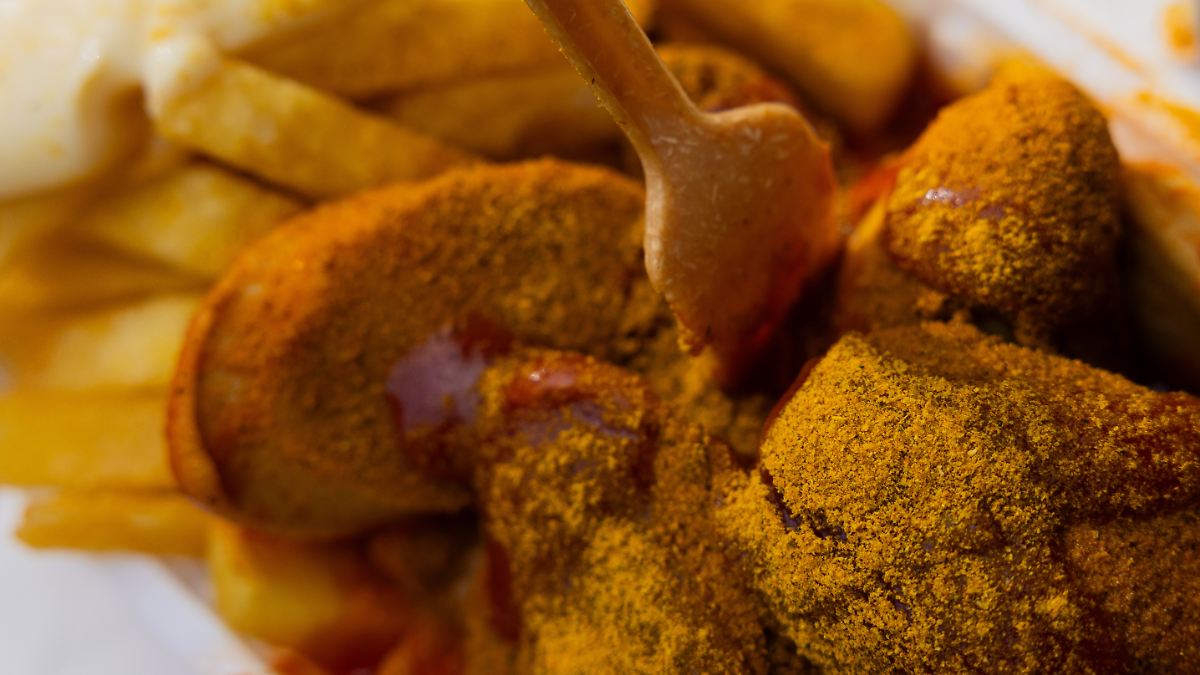 Hier gibt es sie seit 1936: Wer hat's erfunden? Duisburg beansprucht die Currywurst für sich