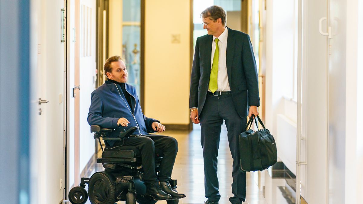 Arbeitsunfall oder nicht?: Gericht kippt Urteil im Fall Samuel Koch