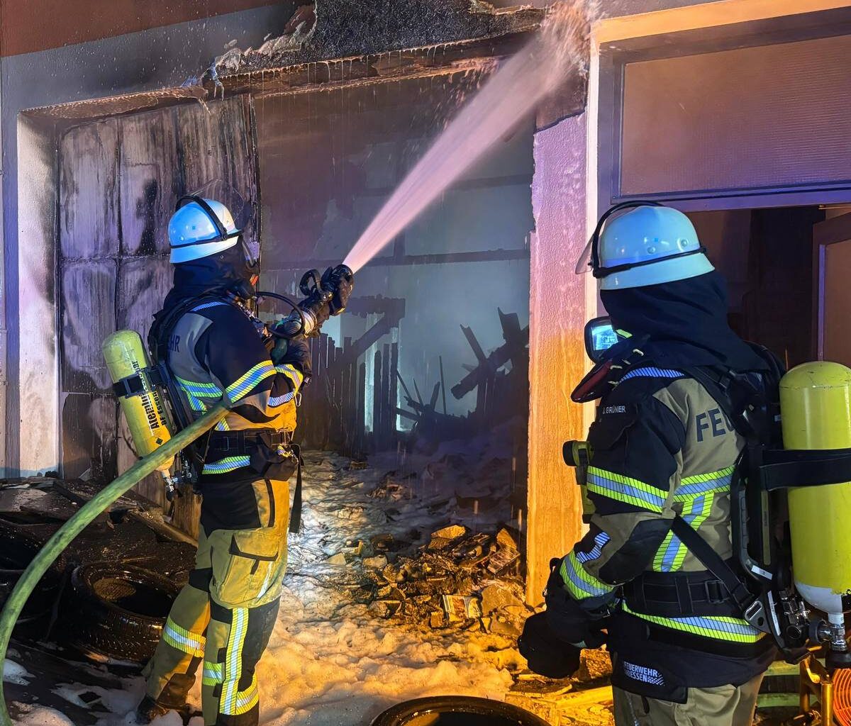 Feuerwehr Essen muss mehrere Hausbrände löschen