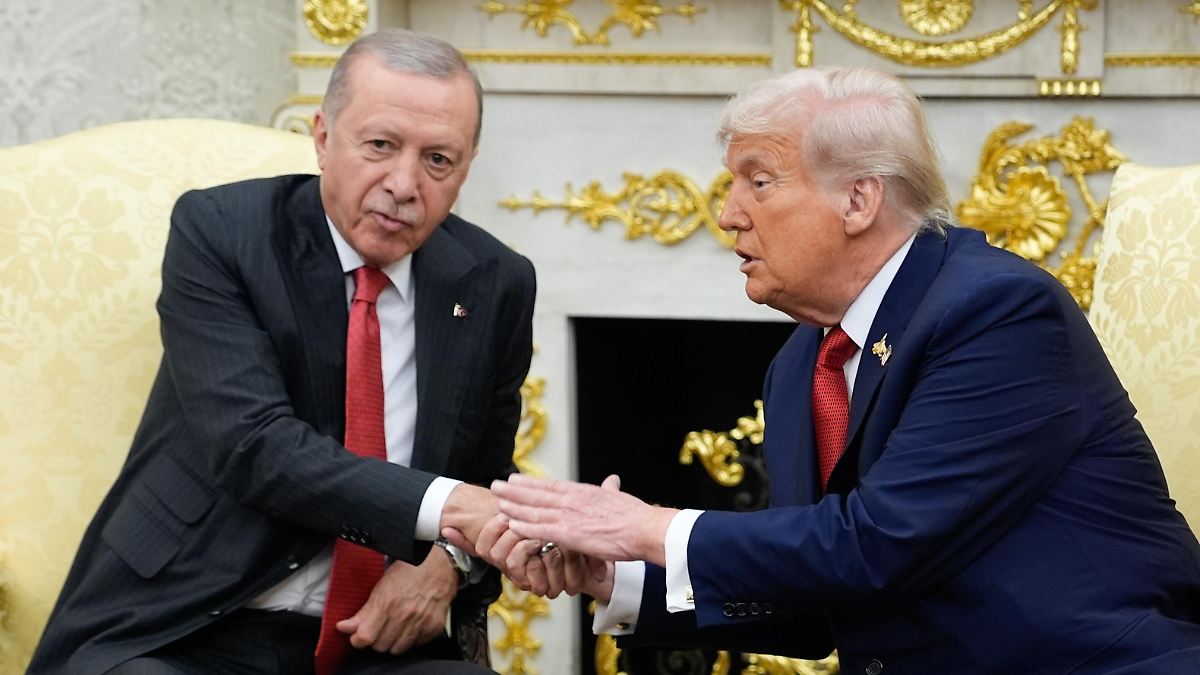 "Kein Öl aus Russland zu kaufen": Trump signalisiert Erdogan mögliches Ende der Türkei-Sanktionen