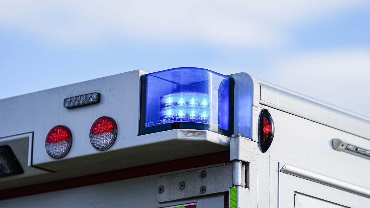 Der Tag: Zwei Busse crashen in Hamburg - Schüler unter Fahrgästen