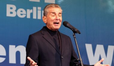 Kontroverse Debatte: Hunderte diskutieren in Klütz über Friedman-Ausladung