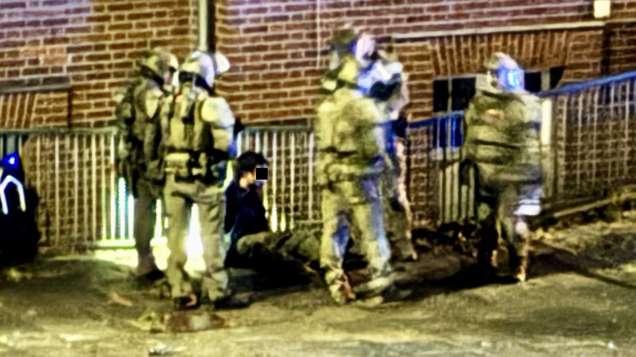 Polizisten verletzt: Rettungswagen-Entführer von Kiel kommt in Klinik | Regional
