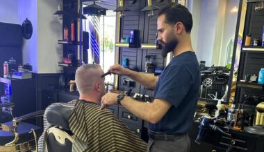 Aus Syrien nach Brandenburg: Vom minderjährigen Flüchtling zum Friseurmeister | Leben & Wissen