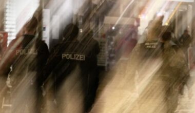 Streit vor Bowlingcenter in Wiesbaden eskaliert: 25-Jähriger verletzt