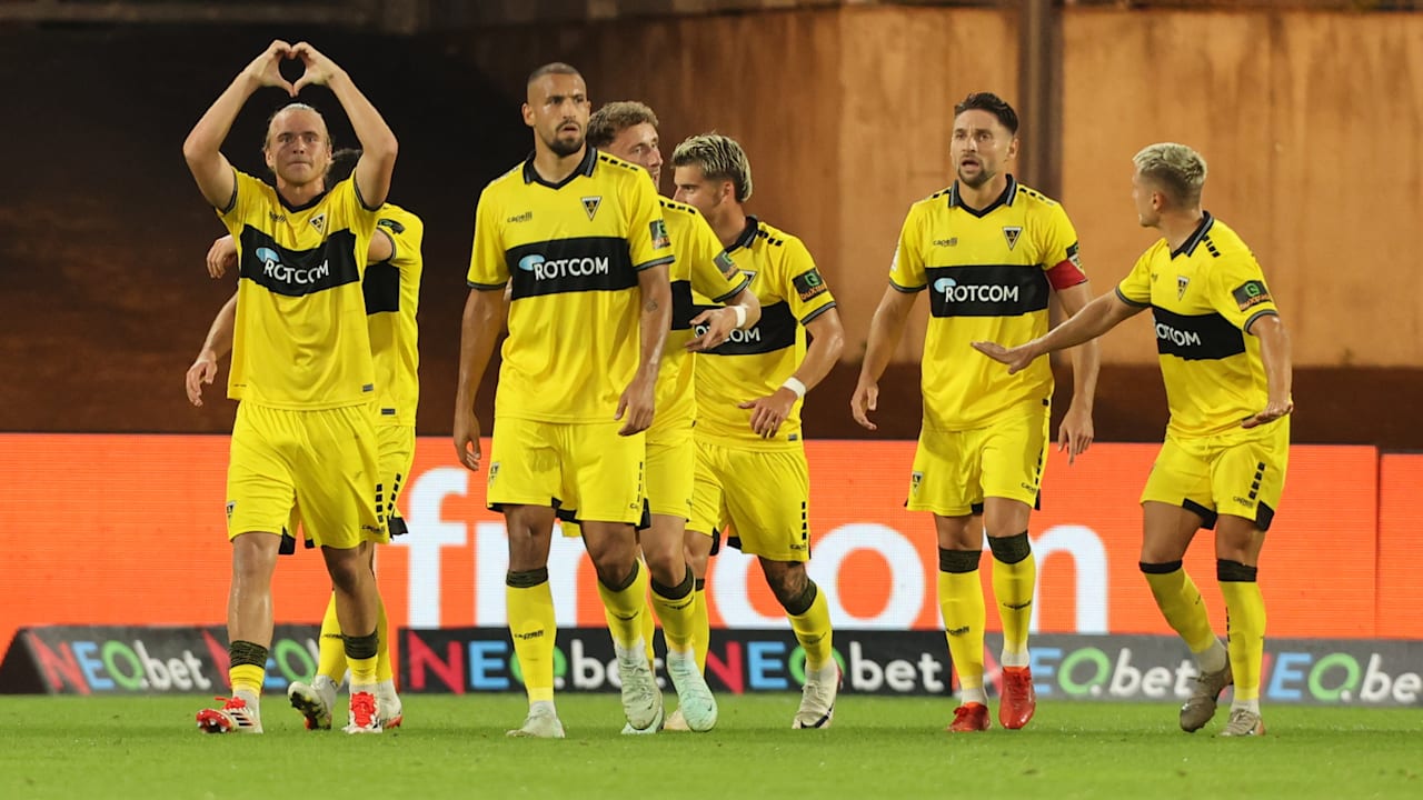 Hannover 96: Irres Aachen-Debüt für Lars Gindorf! Drei Tore und ein falsches Trikot | Sport