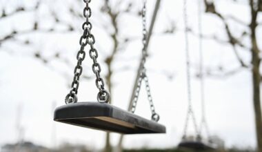 Dortmund: Mann mit Messer raubt Kinder auf Spielplatz aus | News
