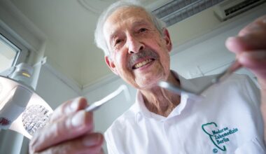Dr. Zimny behandelt seit 1968: Mit 83 bohrt dieser Zahnarzt immer noch | Regional