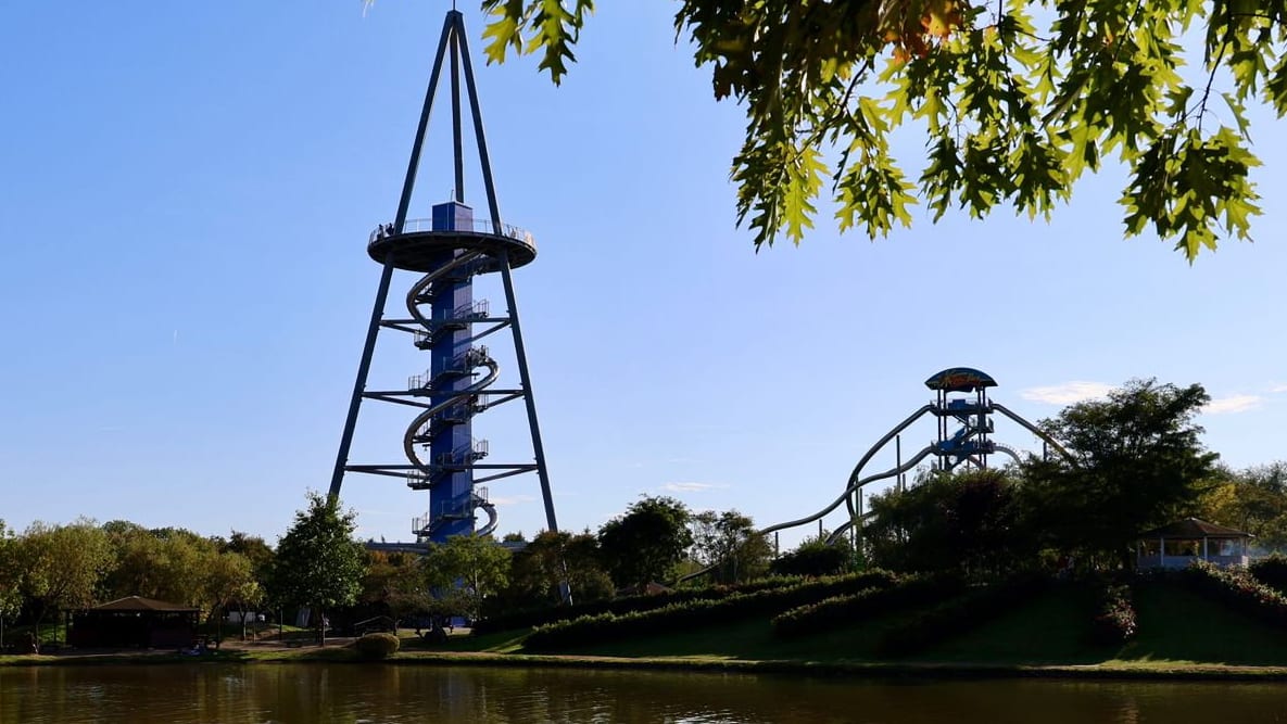 Duell zwischen 2 Bundesländern: Das ist jetzt Deutschlands höchste Rutsche | Regional