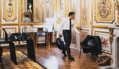 Frankreich soll sparen, doch Macron verprasste 40.000 Euro für Wein | Politik