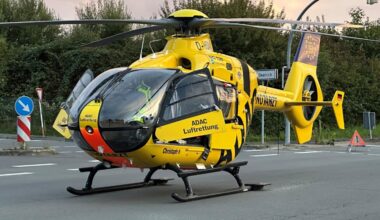 Autofahrer ignoriert Absperrung bei Rettungseinsatz