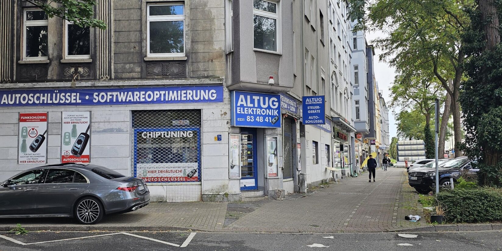 Brand in Geschäft am frühen Morgen