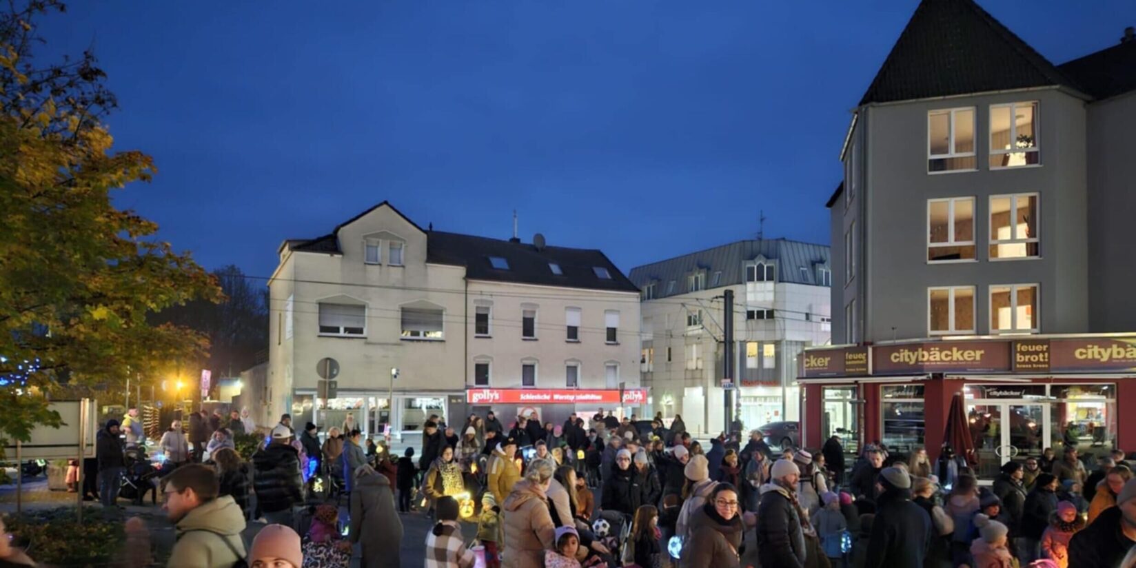 Martinsumzug mit Pferd und Musik Festlicher Abend in Dortmund-Wickede mit Feuer und Gesang