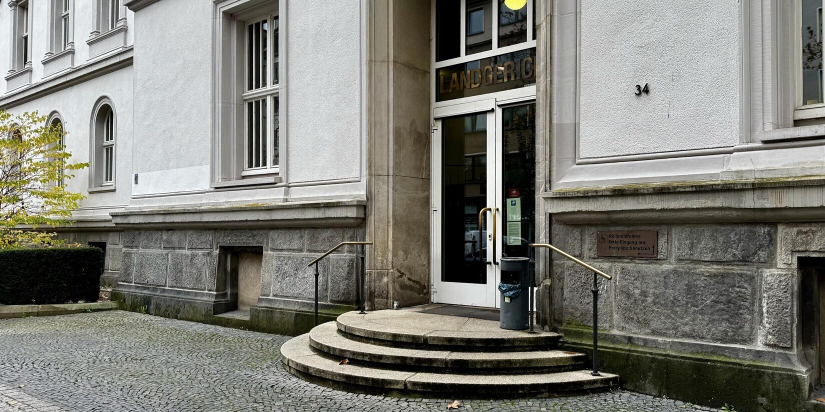 Geplantes Sexdate endet unter Auto in Lünen Dortmunder wegen Entführung angeklagt