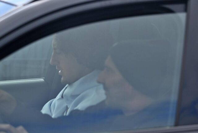 Fabio Silva sitzt in einem Auto.