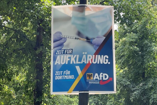 Ein Wahlplakat der AfD in Dortmund mit dem Wappen der Stadt Dortmund.