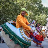 Tänzer auf dem Straßenfest der Tamilen am Dortmunder U.