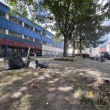Vor der Sporthalle Nord an der Münsterstraße in Dortmund haben mutmaßlich fünf Täter einen 52-Jährigen lebensgefährlich verletzt.
