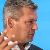Der parteilose OB-Kandidat Martin Cremer l.) beim Interview mit den Redakteuren Thomas Thiel (M.) und Björn Althoff (r.)