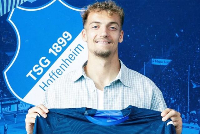 Yannik Lührs schaut in die Kamera.