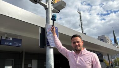 Herbert Grönemeyer begrüßt Reisende am Hauptbahnhof Dortmund