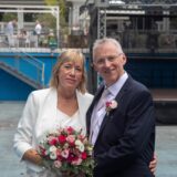 Martina Falke und Dietmar Neuhaus haben im Parkbad Süd ihre standesamtliche Hochzeit gefeiert.