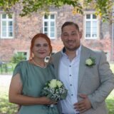 Kathrin (geborene Berau) und Patrick Hübner haben sich auf Schloss Bladenhorst das Ja-Wort gegeben.