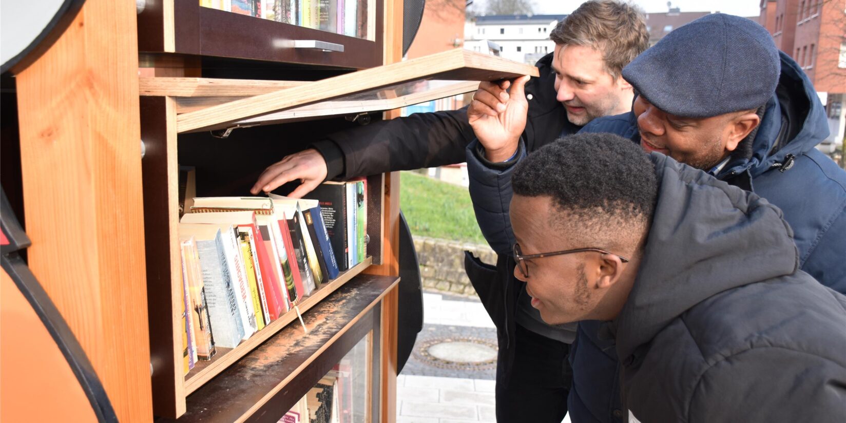 Brechten Aktiv eröffnet zweiten Bücherschrank