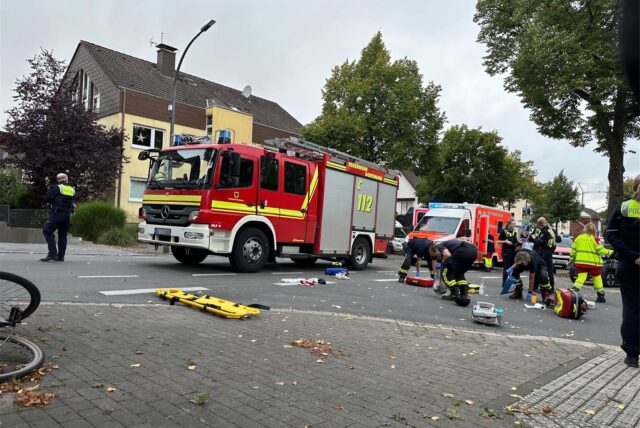 An der Ecke Hagener Straße / Am Truxhof ist am Donnerstag (11.9.) ein Jugendlicher Radler mit einem Auto kollidiert.