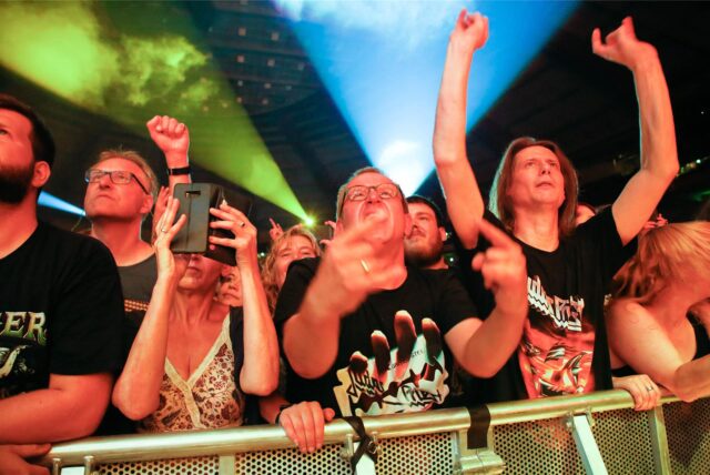 Blick in die Westfalenhalle während eines Konzerts im Jahr von Judas Priest.
