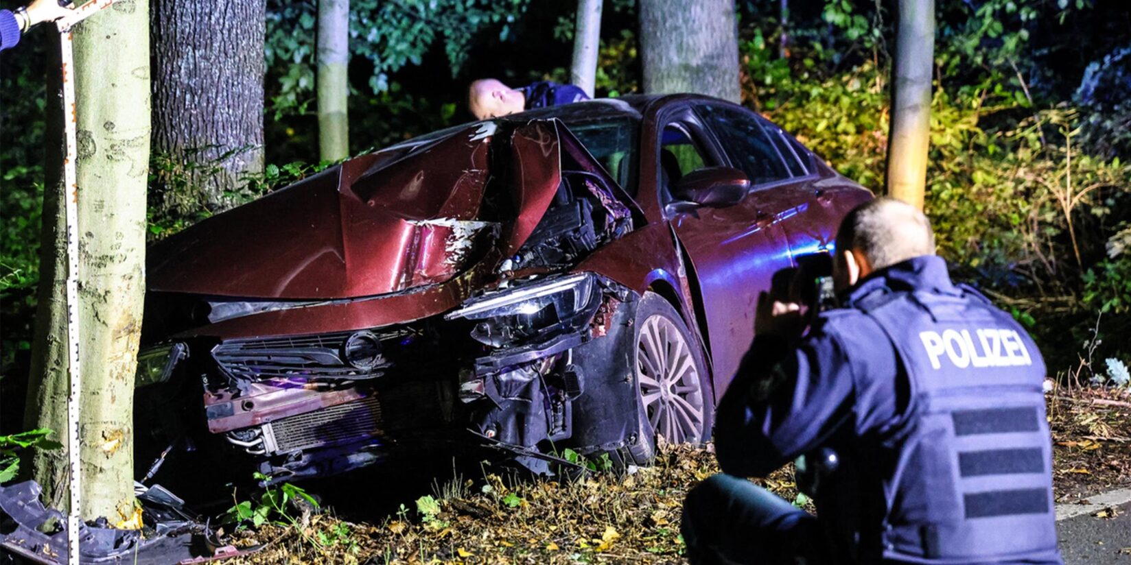 Wildtier auf der Fahrbahn – Dortmunder prallt gegen Baum: Live-Verkehrsticker