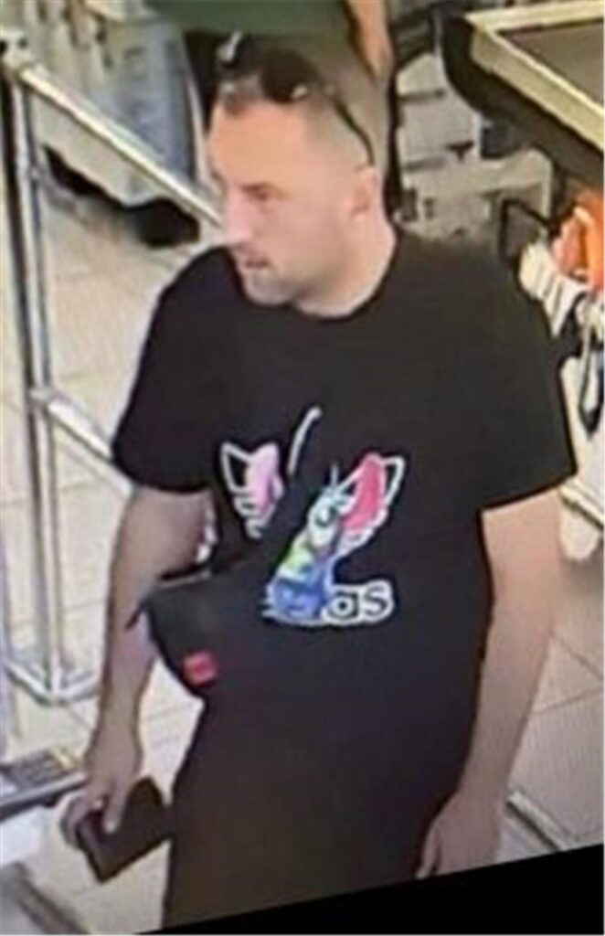 Ein Lichtbild des Gefahndeten.  Ein Lichtbild des Gefahndeten.